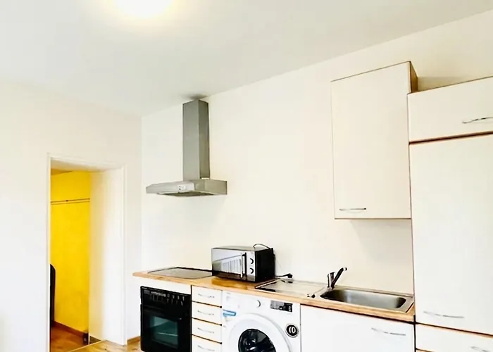 Comfortable 2br & 1lr In Βιέννη