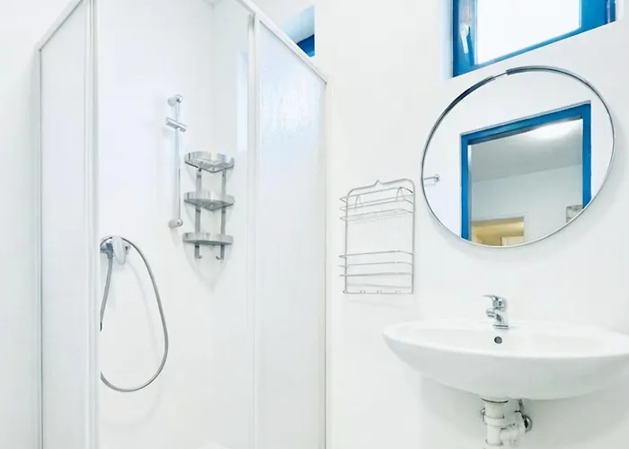 Comfortable 2br & 1lr In